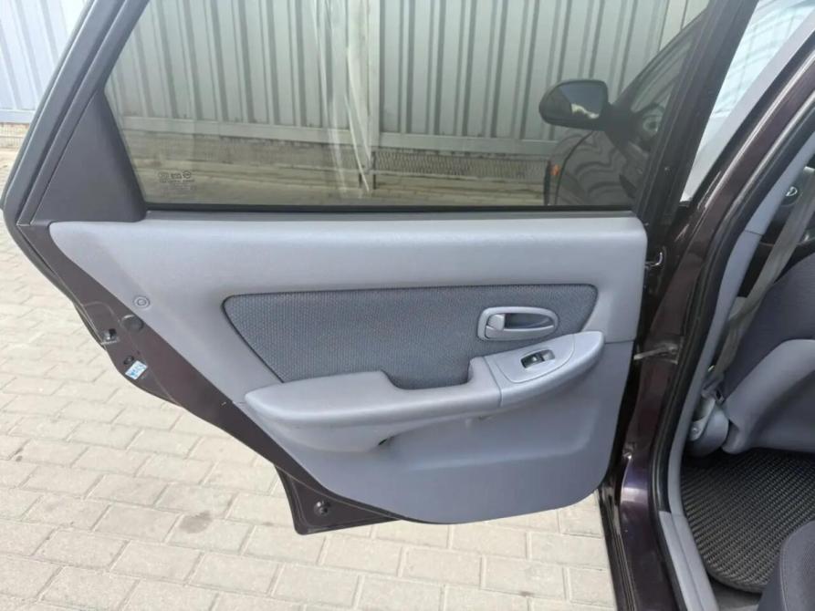 Hyundai Elantra III (XD2) Рестайлинг Ростов-на-Дону  - изображение 19