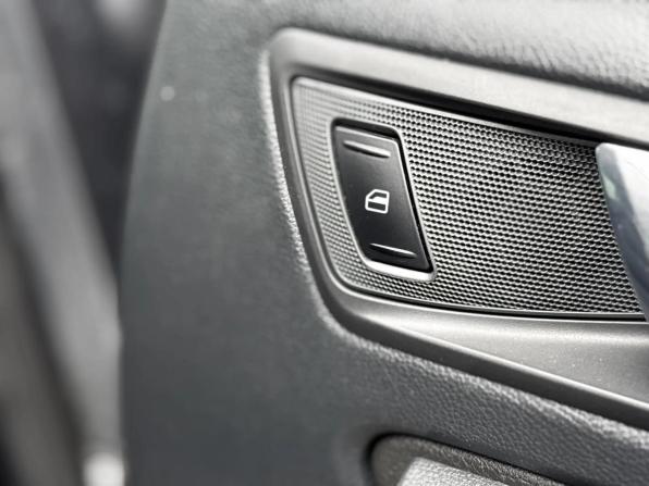 Skoda Yeti I Рестайлинг с пробегом 2018 года, цена 1 730 000 рублей, 135240 км, внедорожник, Автокод Объявления