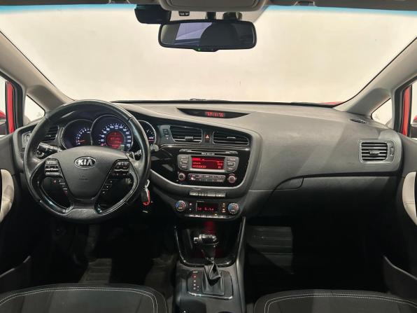 Kia Ceed II с пробегом 2015 года, цена 1 380 000 рублей, 51395 км, хэтчбек, Автокод Объявления