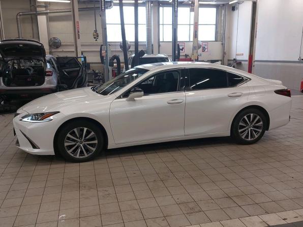 Lexus ES VII с пробегом 2021 года, цена 3 990 000 рублей, 17900 км, седан, Автокод Объявления