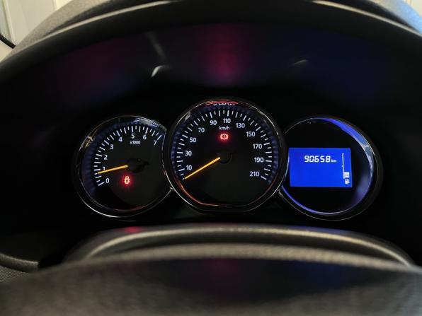 Renault Sandero II с пробегом 2017 года, цена 910 000 рублей, 90657 км, хэтчбек, Автокод Объявления