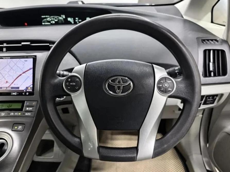 Toyota Prius III Рестайлинг (XW30) Барнаул  - изображение 7