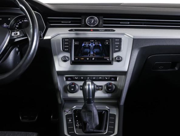 Volkswagen Passat B8 с пробегом 2016 года, цена 1 685 000 рублей, 160089 км, седан, Автокод Объявления