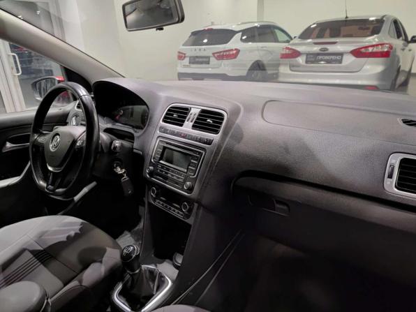Volkswagen Polo V Рестайлинг с пробегом 2017 года, цена 977 000 рублей, 201265 км, седан, Автокод Объявления