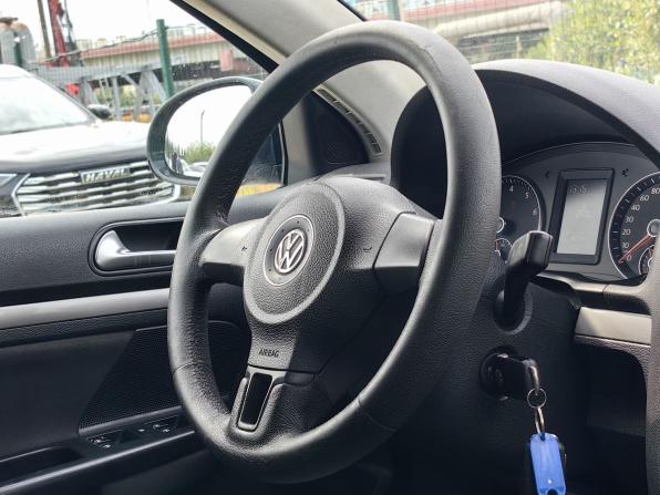 Volkswagen Jetta V с пробегом 2009 года, цена 359 000 рублей, 302173 км, седан, Автокод Объявления