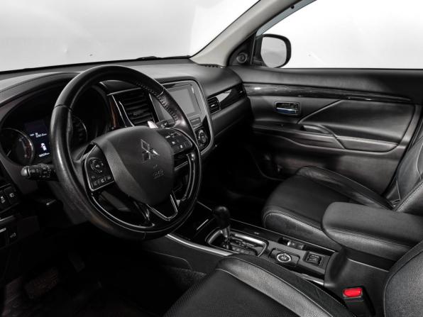 Mitsubishi Outlander III Рестайлинг 2 с пробегом 2017 года, цена 2 100 000 рублей, 165522 км, внедорожник, Автокод Объявления