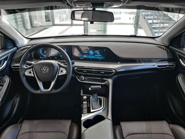Changan Eado Plus с пробегом 2023 года, цена 1 750 000 рублей, 18900 км, седан, Автокод Объявления