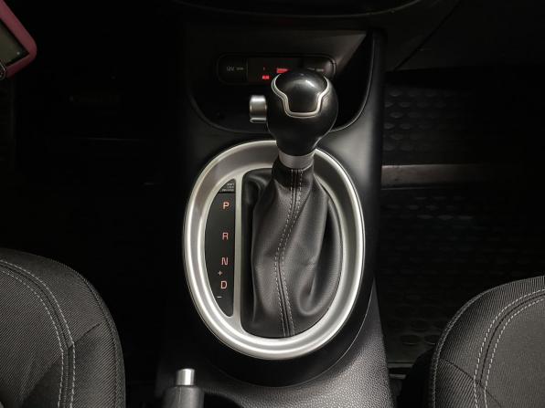 Kia Soul II Рестайлинг с пробегом 2018 года, цена 1 679 000 рублей, 40198 км, хэтчбек, Автокод Объявления