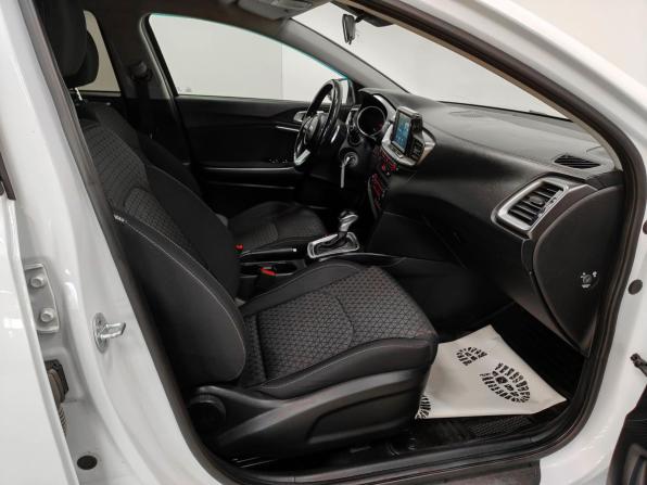 Kia Ceed III с пробегом 2019 года, цена 1 712 000 рублей, 89571 км, универсал, Автокод Объявления