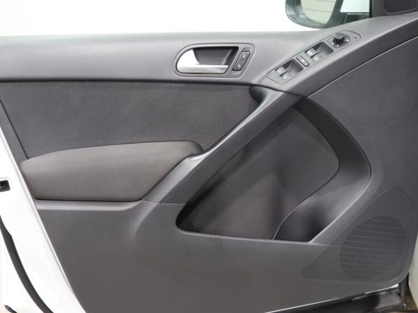 Volkswagen Tiguan I Рестайлинг с пробегом 2015 года, цена 1 570 000 рублей, 160000 км, внедорожник, Автокод Объявления