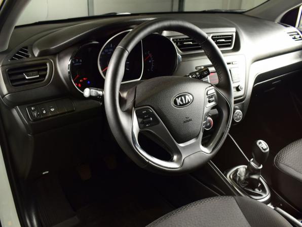 Kia Rio III Рестайлинг с пробегом 2016 года, цена 849 999 рублей, 154900 км, хэтчбек, Автокод Объявления