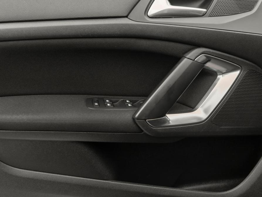 Peugeot 308 II Москва  - изображение 13