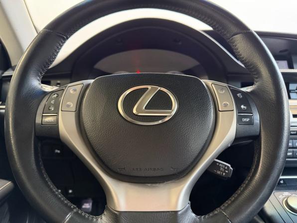 Lexus ES VI с пробегом 2012 года, цена 1 949 900 рублей, 180000 км, седан, Автокод Объявления