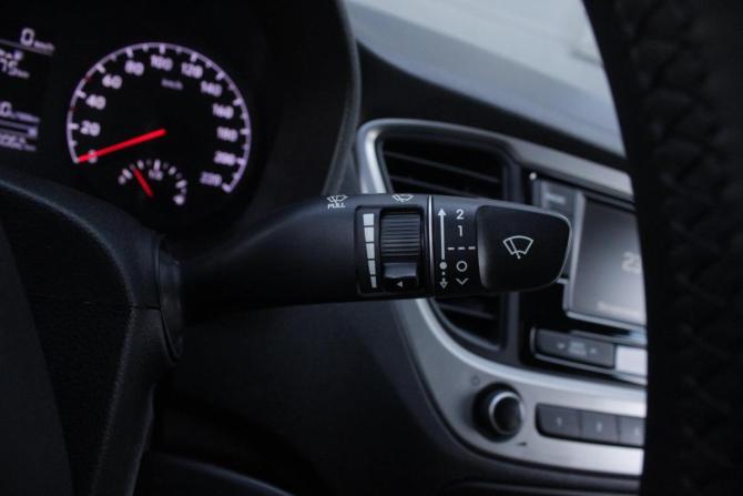 Hyundai Solaris II с пробегом 2018 года, цена 1 250 000 рублей, 179537 км, седан, Автокод Объявления