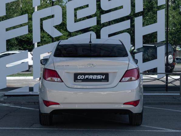 Hyundai Solaris I Рестайлинг с пробегом 2015 года, цена 1 029 000 рублей, 182713 км, седан, Автокод Объявления
