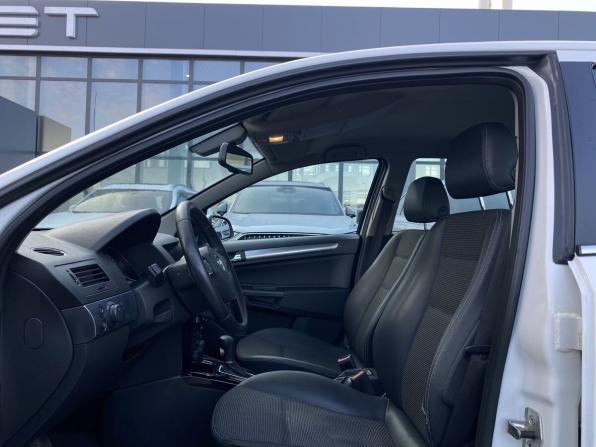 Opel Astra H Рестайлинг с пробегом 2010 года, цена 499 000 рублей, 296018 км, седан, Автокод Объявления
