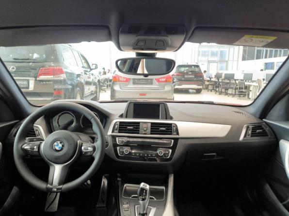 BMW 1 серии II (F20/F21) Рестайлинг 2 с пробегом 2017 года, цена 1 580 000 рублей, 121680 км, хэтчбек, Автокод Объявления