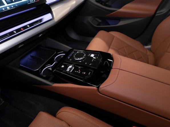 BMW 5 серии VIII (G60/G61/G68) с пробегом 2026 года, цена 10 100 000 рублей, 11 км, седан, Автокод Объявления