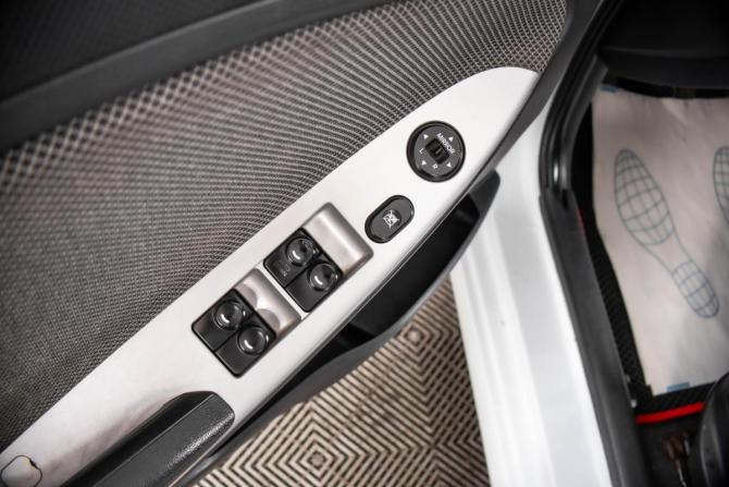 Hyundai Solaris I с пробегом 2014 года, цена 789 000 рублей, 219780 км, седан, Автокод Объявления