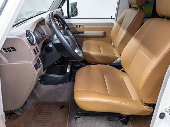Toyota Land Cruiser 70 Series Рестайлинг 1 с пробегом 2021 года, цена 6 799 000 рублей, 12621 км, внедорожник, Автокод Объявления