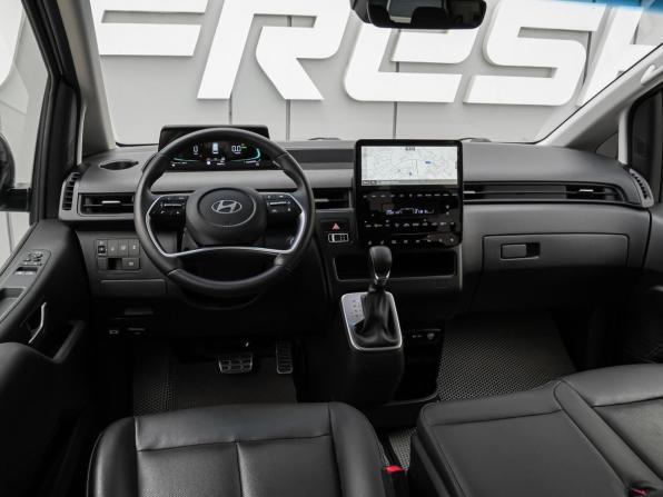 Hyundai Staria I с пробегом 2024 года, цена 5 625 000 рублей, 24040 км, минивэн, Автокод Объявления
