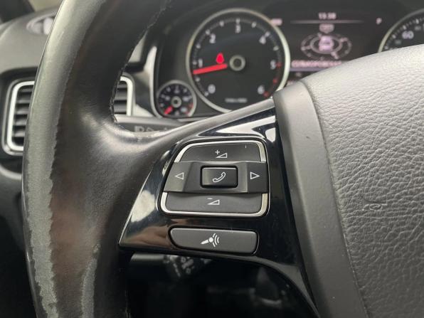 Volkswagen Touareg II Рестайлинг с пробегом 2017 года, цена 2 959 000 рублей, 231090 км, внедорожник, Автокод Объявления