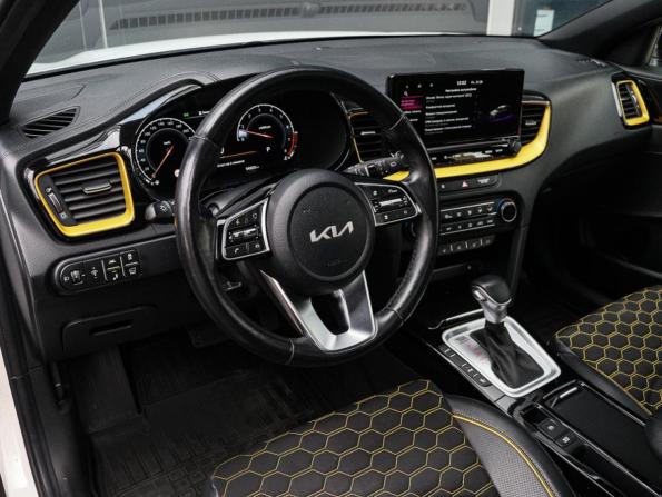 Kia XCeed I с пробегом 2021 года, цена 2 400 000 рублей, 54322 км, хэтчбек, Автокод Объявления