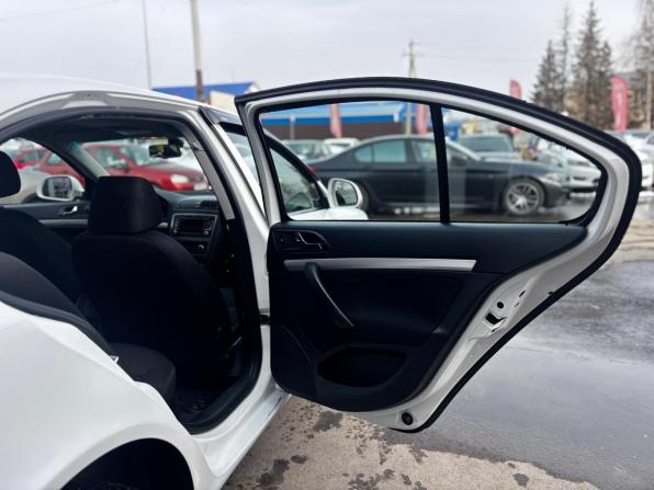 Skoda Octavia II (A5) Рестайлинг с пробегом 2012 года, цена 750 000 рублей, 237000 км, лифтбек, Автокод Объявления