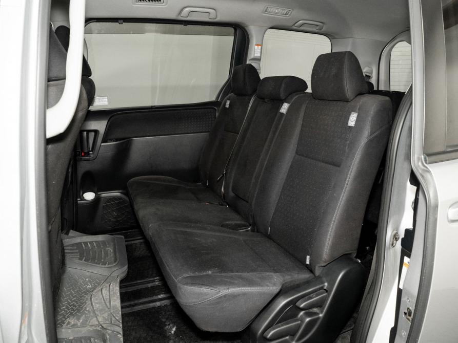 Toyota Voxy III (R80) Иркутск  - изображение 7
