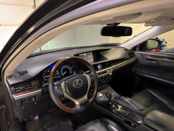 Lexus ES VI с пробегом 2012 года, цена 1 999 000 рублей, 223862 км, седан, Автокод Объявления