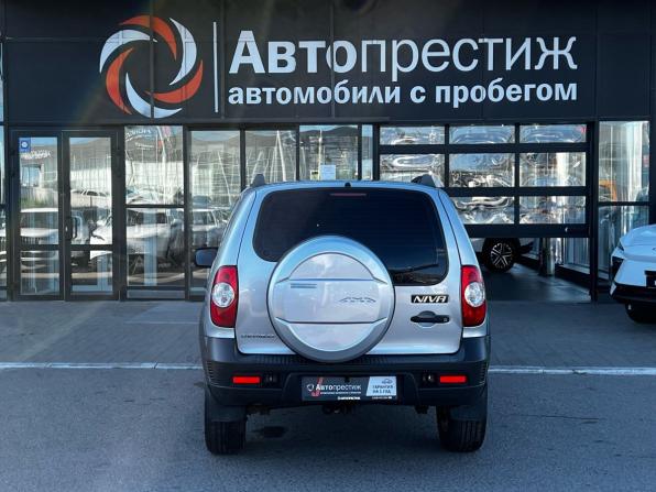 Chevrolet Niva I Рестайлинг с пробегом 2012 года, цена 670 000 рублей, 171459 км, внедорожник, Автокод Объявления