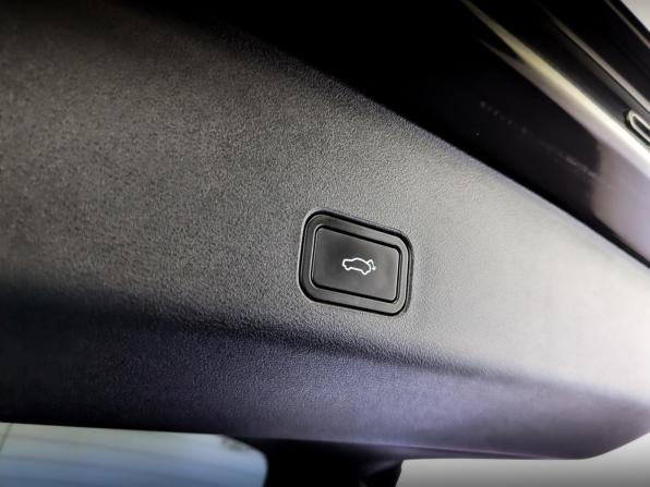 Geely Monjaro I Рестайлинг с пробегом 2023 года, цена 3 385 000 рублей, 26976 км, внедорожник, Автокод Объявления