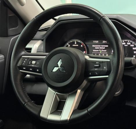 Mitsubishi L200 VI с пробегом 2024 года, цена 4 560 000 рублей, 50210 км, пикап, Автокод Объявления