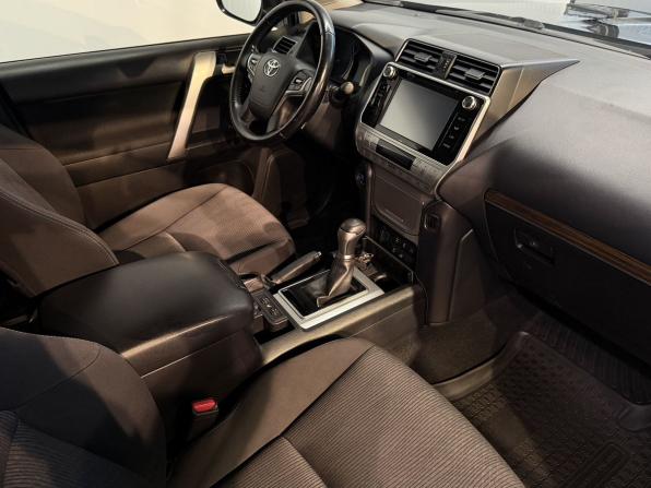 Toyota Land Cruiser Prado 150 Series Рестайлинг 2 с пробегом 2019 года, цена 5 200 000 рублей, 169671 км, внедорожник, Автокод Объявления