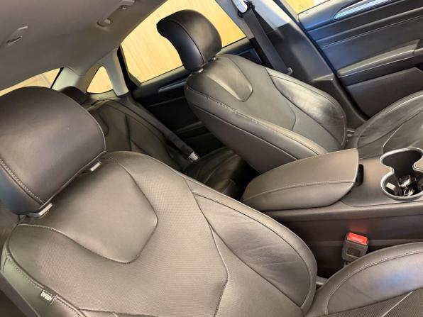 Ford Mondeo V с пробегом 2018 года, цена 1 529 000 рублей, 150000 км, седан, Автокод Объявления