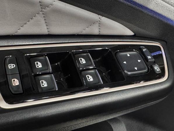 Jetta VS7 I Рестайлинг 1 с пробегом 2023 года, цена 1 895 000 рублей, 42500 км, внедорожник, Автокод Объявления