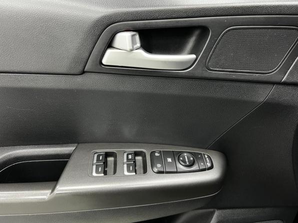 Kia Sportage IV Рестайлинг с пробегом 2019 года, цена 2 050 000 рублей, 122034 км, внедорожник, Автокод Объявления