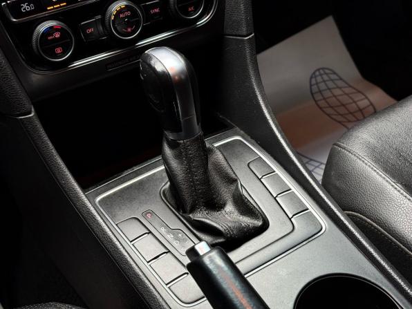 Volkswagen Passat (North America and China) I Рестайлинг с пробегом 2016 года, цена 1 399 000 рублей, 250560 км, седан, Автокод Объявления