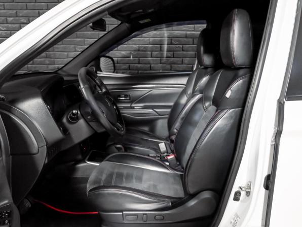 Mitsubishi Outlander III Рестайлинг 3 с пробегом 2020 года, цена 2 380 000 рублей, 119610 км, внедорожник, Автокод Объявления