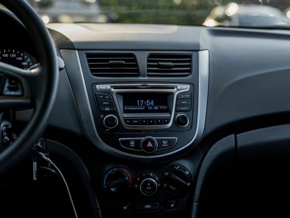 Hyundai Solaris I Рестайлинг с пробегом 2015 года, цена 825 000 рублей, 127586 км, седан, Автокод Объявления