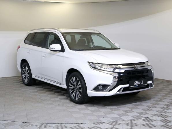 Mitsubishi Outlander III Рестайлинг 3 с пробегом 2022 года, цена 2 525 000 рублей, 33092 км, внедорожник, Автокод Объявления