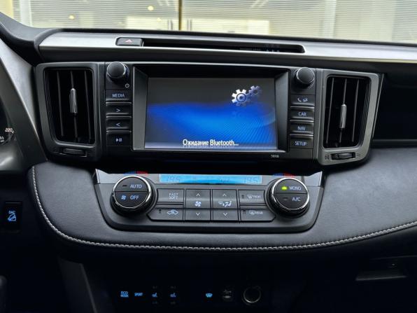 Toyota RAV4 IV (XA40) Рестайлинг с пробегом 2017 года, цена 2 099 000 рублей, 155316 км, внедорожник, Автокод Объявления