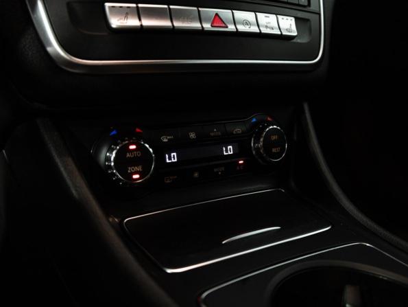 Mercedes-Benz GLA I (X156) Рестайлинг с пробегом 2017 года, цена 2 199 700 рублей, 65406 км, внедорожник, Автокод Объявления