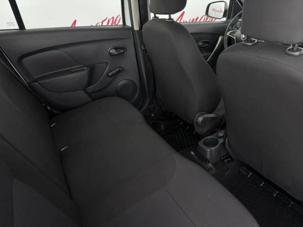 Renault Logan II Рестайлинг с пробегом 2019 года, цена 735 000 рублей, 131111 км, седан, Автокод Объявления