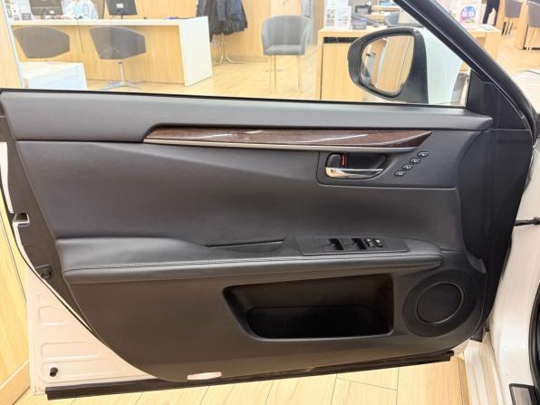Lexus ES VI с пробегом 2014 года, цена 1 549 000 рублей, 255000 км, седан, Автокод Объявления