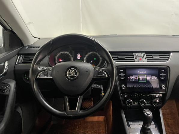 Skoda Octavia III (A7) Рестайлинг с пробегом 2017 года, цена 1 630 000 рублей, 176050 км, лифтбек, Автокод Объявления