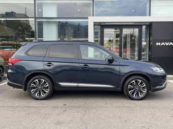 Mitsubishi Outlander III Рестайлинг 3 с пробегом 2022 года, цена 2 699 000 рублей, 16270 км, внедорожник, Автокод Объявления