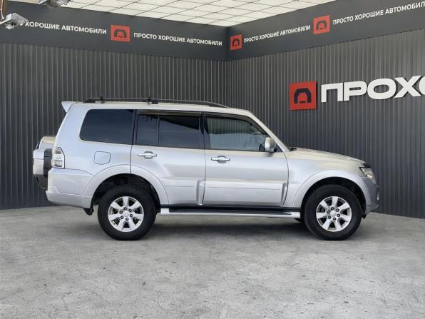 Mitsubishi Pajero IV Рестайлинг 1 с пробегом 2011 года, цена 1 697 000 рублей, 316487 км, внедорожник, Автокод Объявления