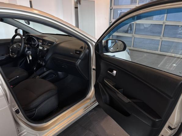 Kia Rio III Рестайлинг с пробегом 2015 года, цена 1 020 000 рублей, 148764 км, седан, Автокод Объявления