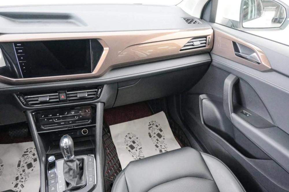 Volkswagen Tharu I Красноярск  - изображение 12